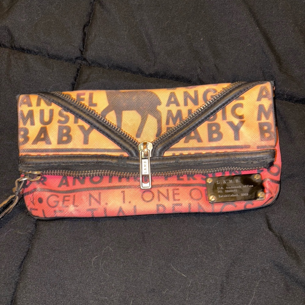 L.A.M.B clutch